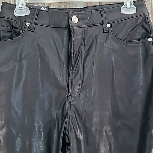 H&M vegan leather loose mom fit pants - Picture 3 of 5